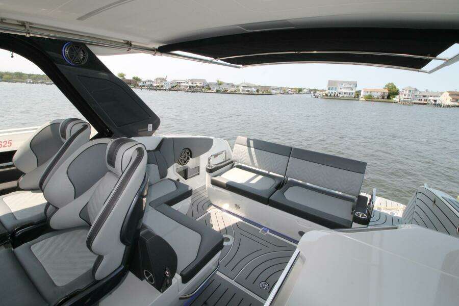 32ft Galeon Yacht For Sale