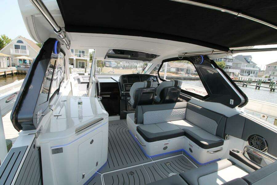 32ft Galeon Yacht For Sale