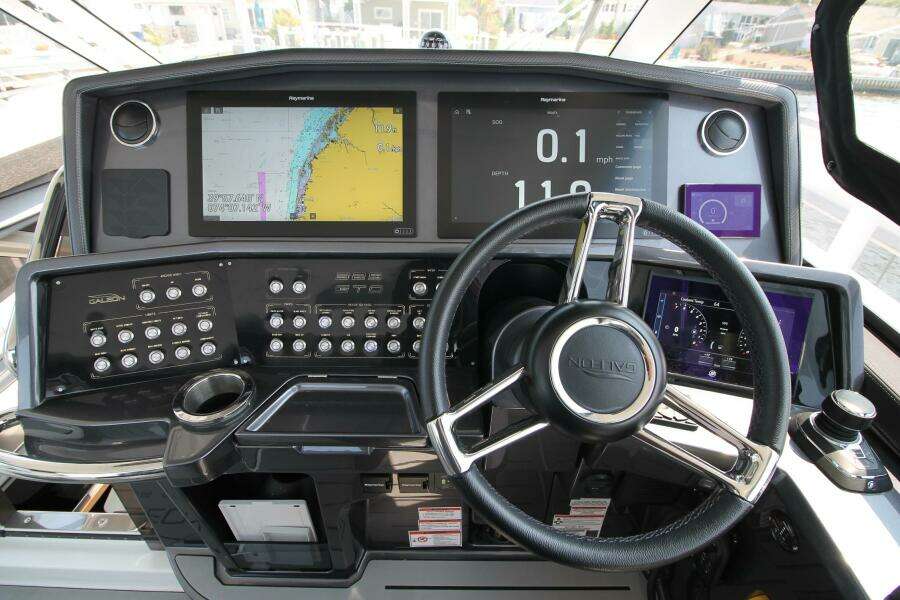 32ft Galeon Yacht For Sale