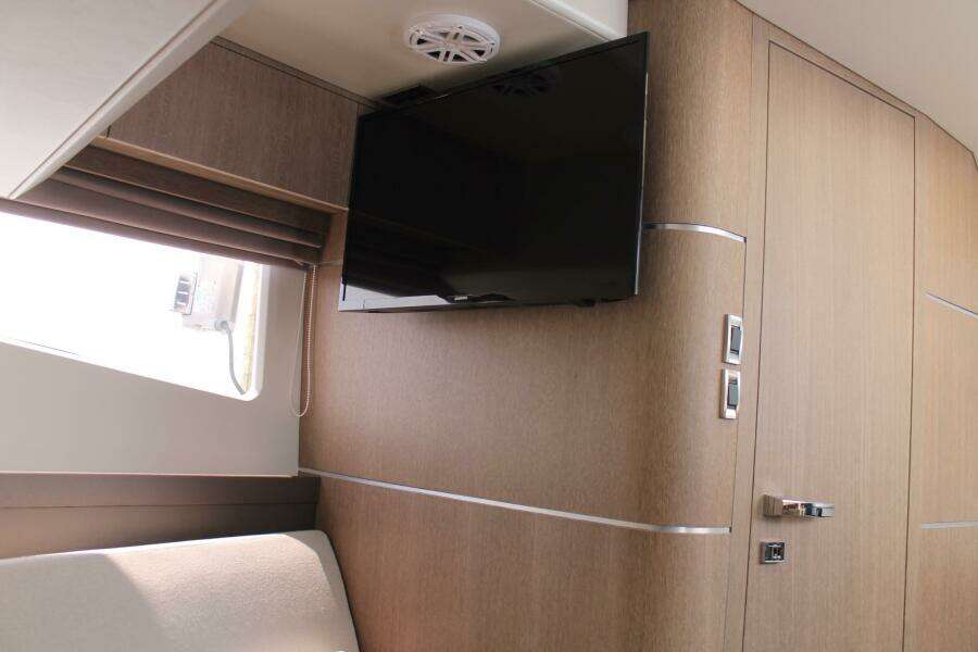 32ft Galeon Yacht For Sale