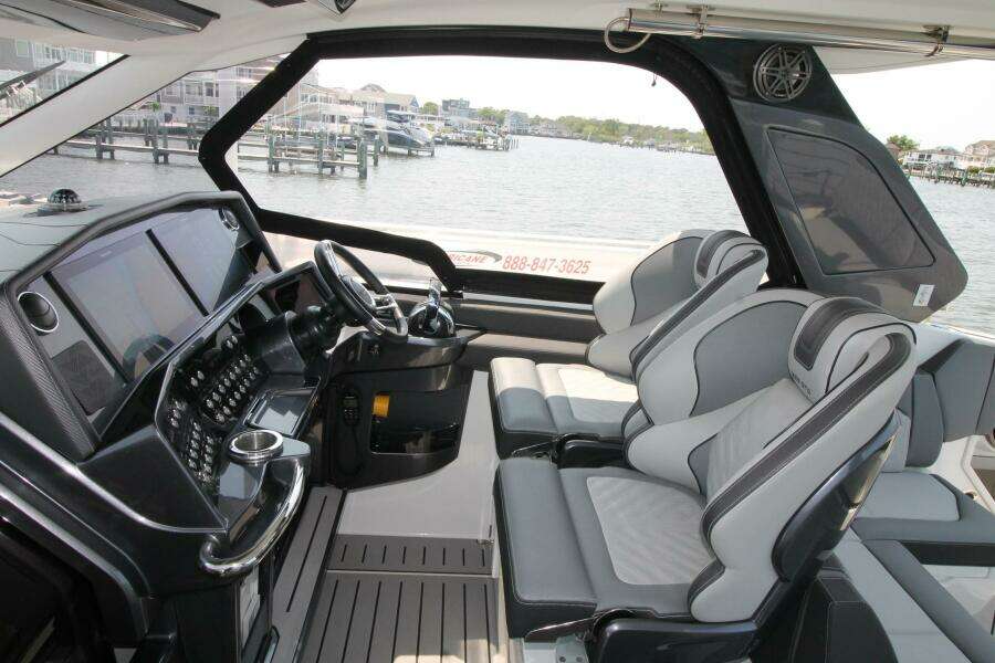 32ft Galeon Yacht For Sale