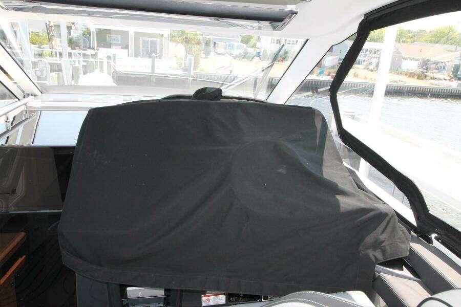 32ft Galeon Yacht For Sale