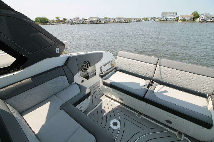 32ft Galeon Yacht For Sale