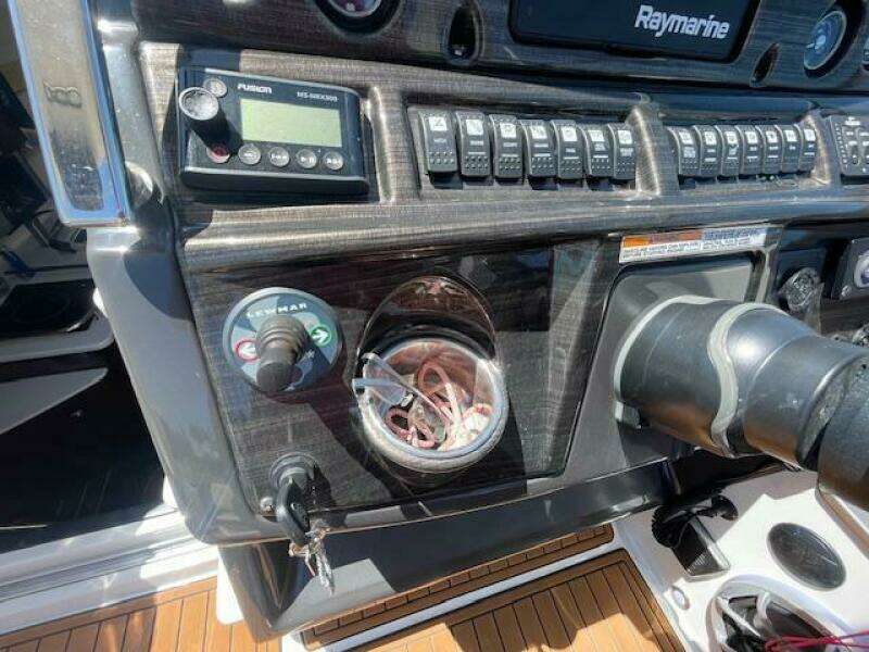 29ft Monterey Yacht For Sale
