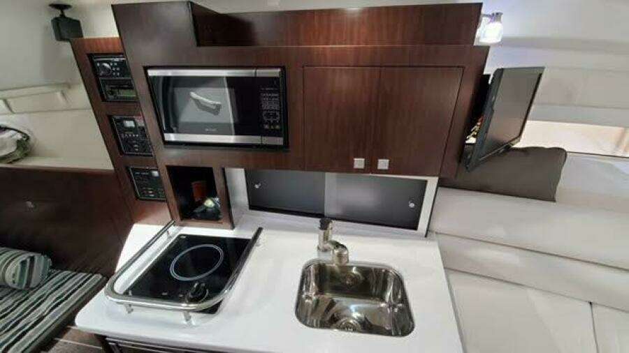 29ft Monterey Yacht For Sale