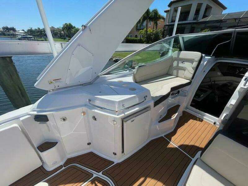 29ft Monterey Yacht For Sale