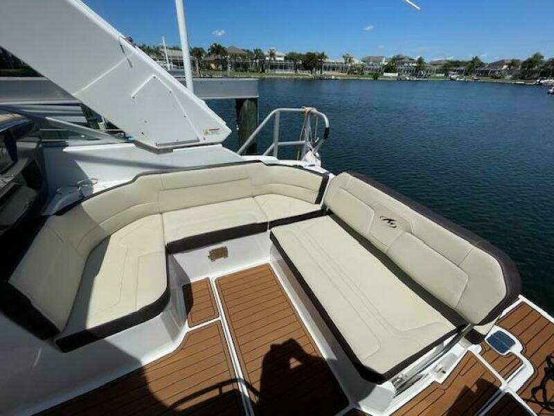 29ft Monterey Yacht For Sale