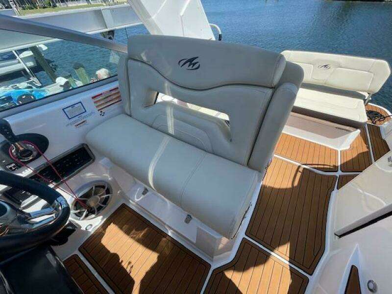29ft Monterey Yacht For Sale