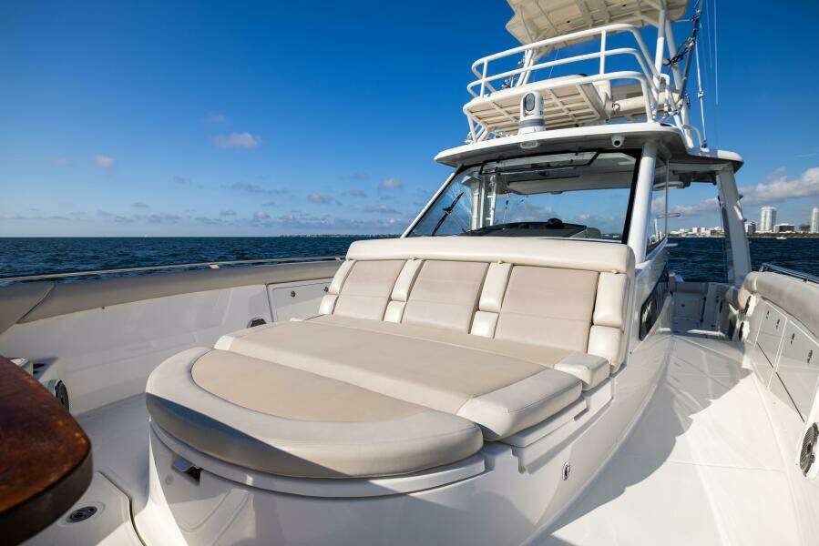 SMOKE SHOW 42ft Boston Whaler Yacht For Sale