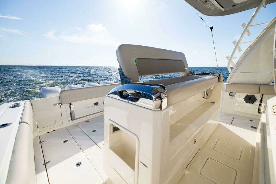 SMOKE SHOW 42ft Boston Whaler Yacht For Sale