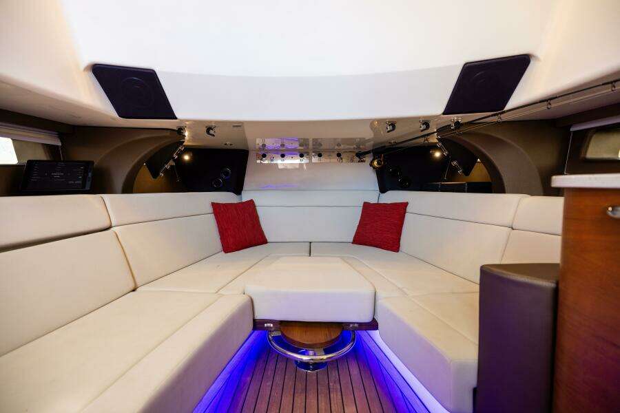 SMOKE SHOW 42ft Boston Whaler Yacht For Sale