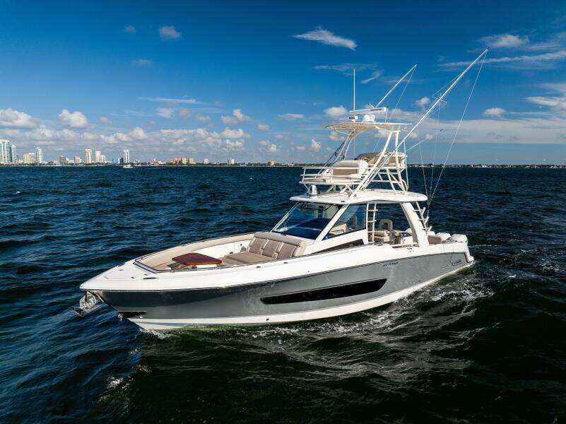 SMOKE SHOW 42ft Boston Whaler Yacht For Sale