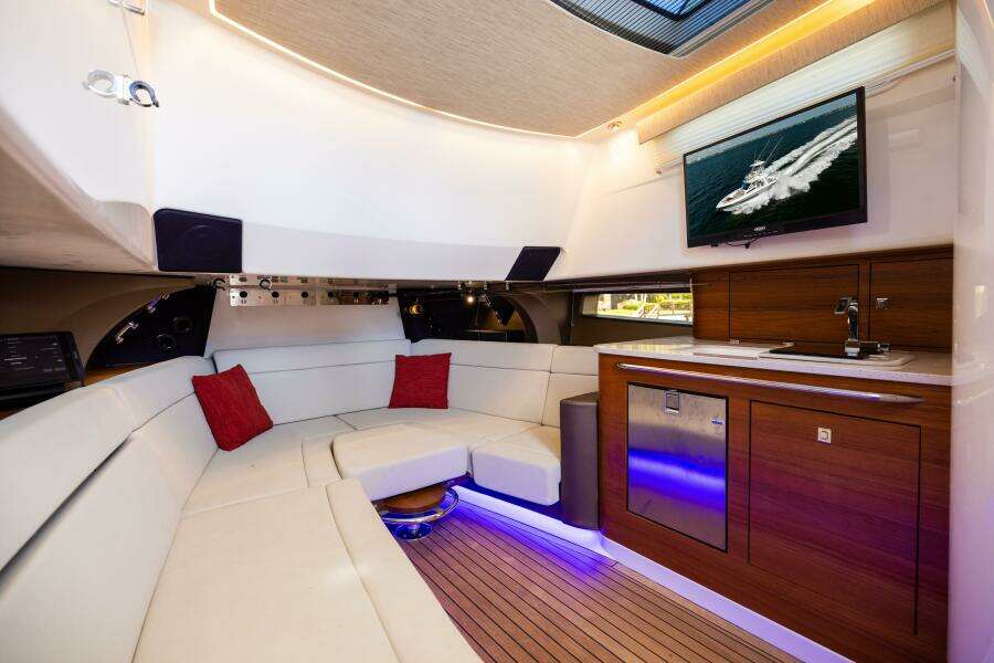 SMOKE SHOW 42ft Boston Whaler Yacht For Sale