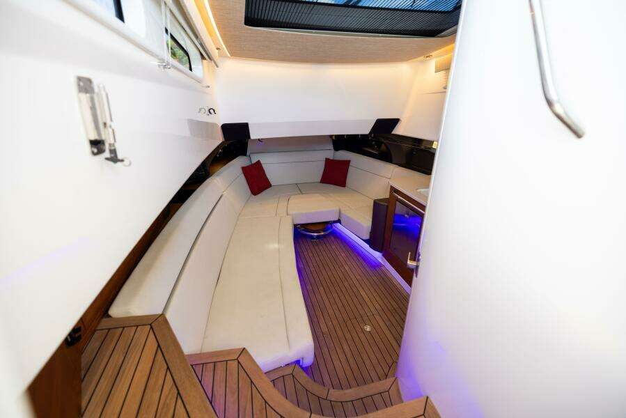 SMOKE SHOW 42ft Boston Whaler Yacht For Sale