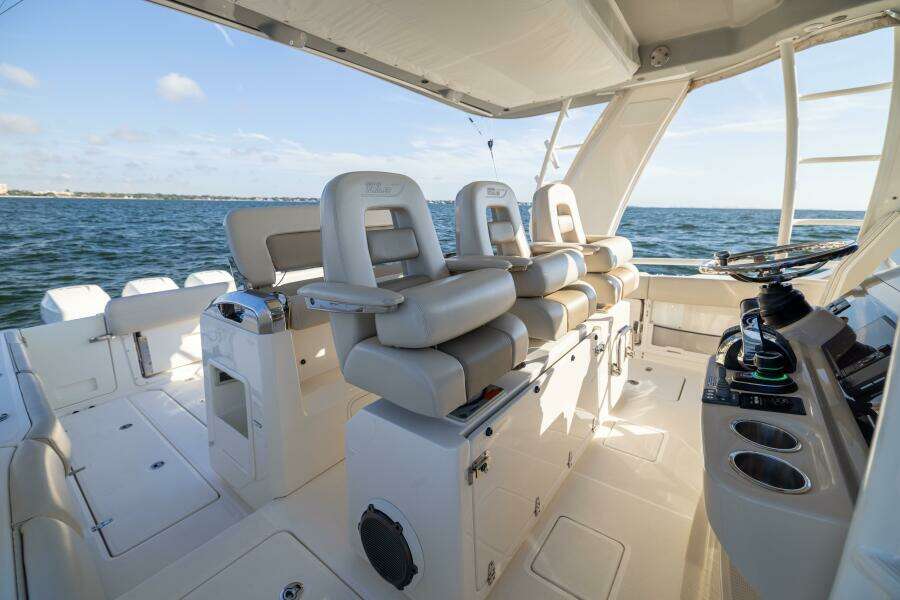 SMOKE SHOW 42ft Boston Whaler Yacht For Sale