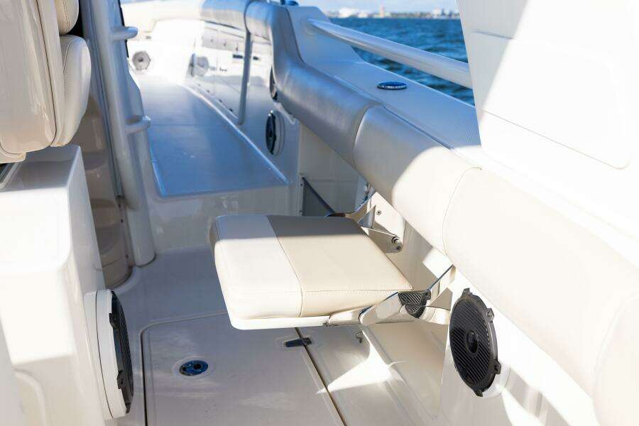 SMOKE SHOW 42ft Boston Whaler Yacht For Sale