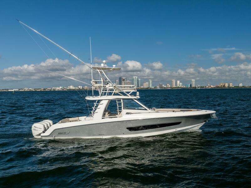 SMOKE SHOW 42ft Boston Whaler Yacht For Sale