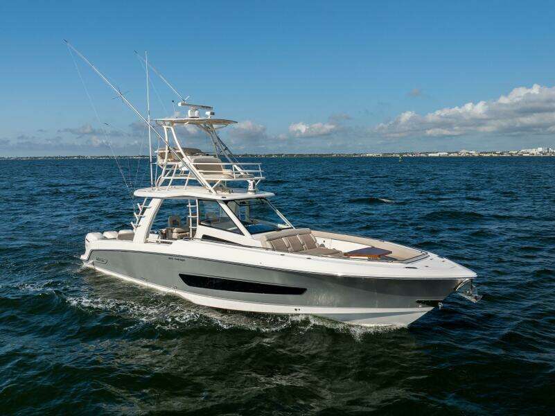 SMOKE SHOW 42ft Boston Whaler Yacht For Sale