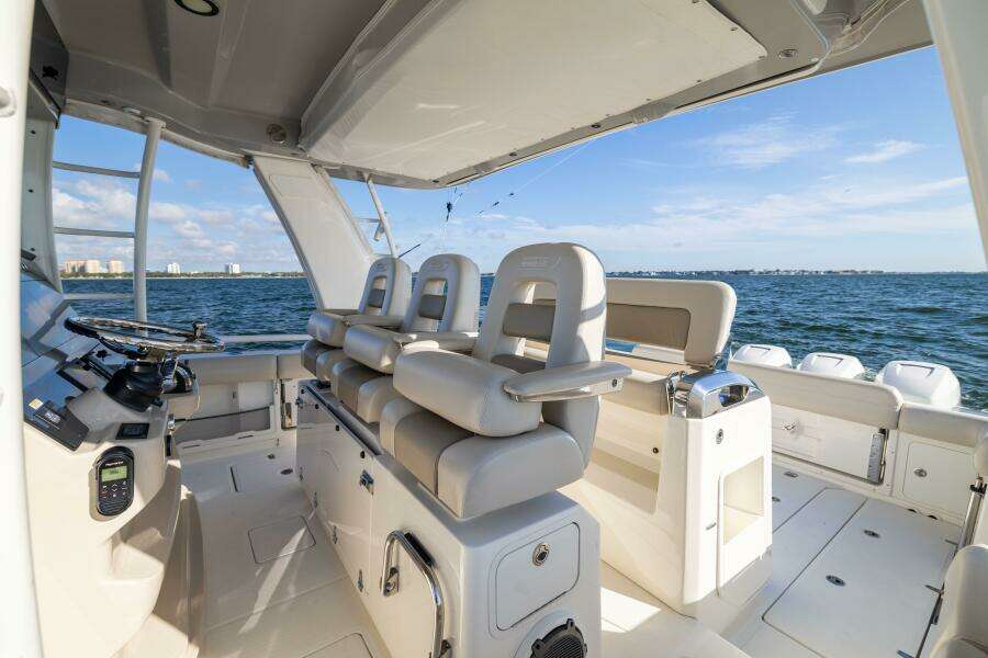 SMOKE SHOW 42ft Boston Whaler Yacht For Sale