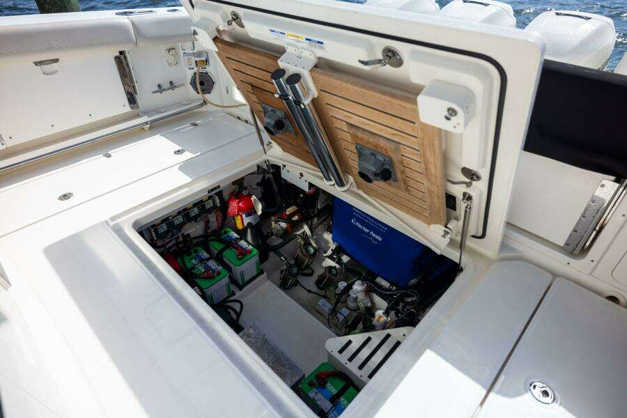 SMOKE SHOW 42ft Boston Whaler Yacht For Sale