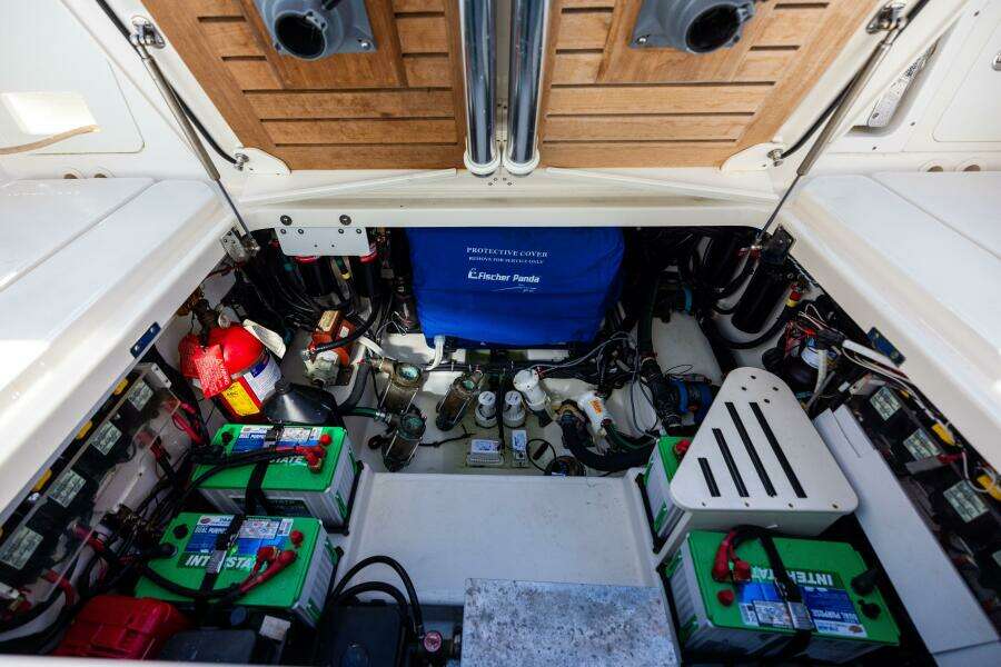 SMOKE SHOW 42ft Boston Whaler Yacht For Sale