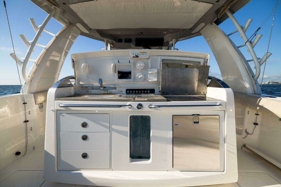 SMOKE SHOW 42ft Boston Whaler Yacht For Sale