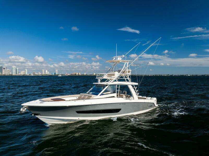 SMOKE SHOW 42ft Boston Whaler Yacht For Sale