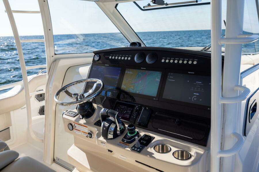 SMOKE SHOW 42ft Boston Whaler Yacht For Sale