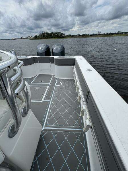 33ft SeaHunter Yacht For Sale