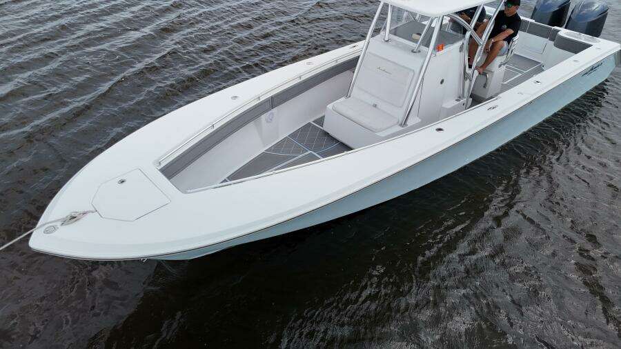 33ft SeaHunter Yacht For Sale