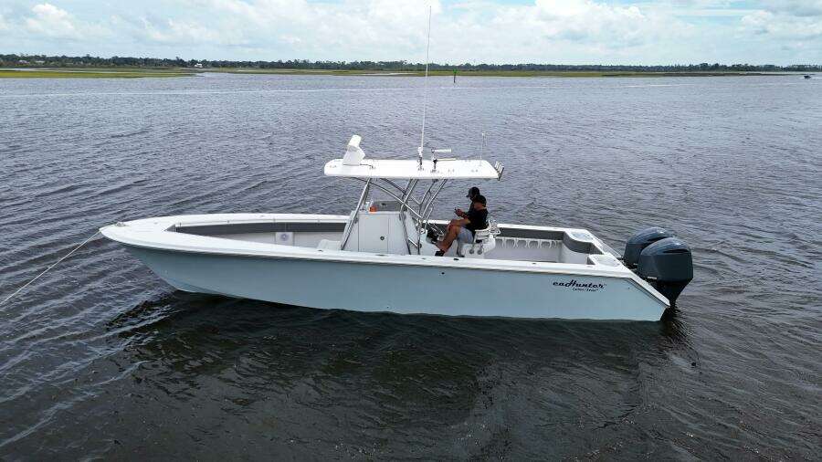 33ft SeaHunter Yacht For Sale
