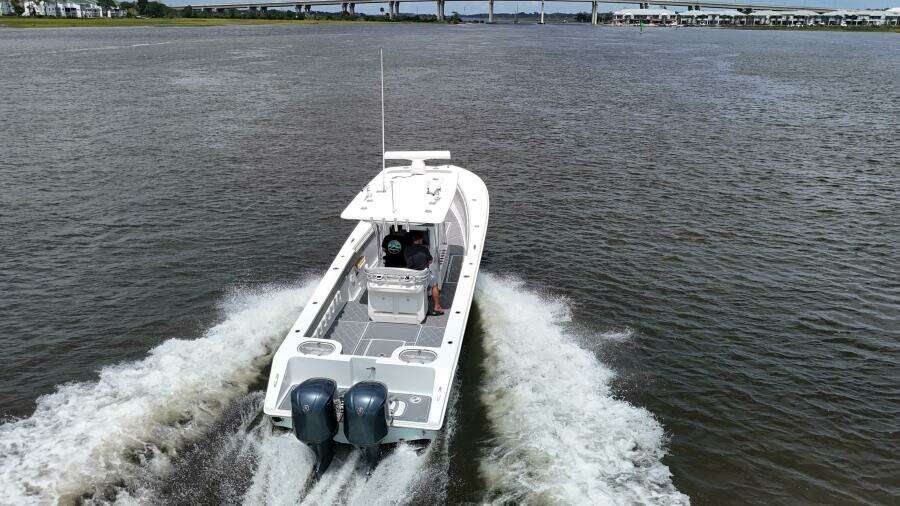 33ft SeaHunter Yacht For Sale