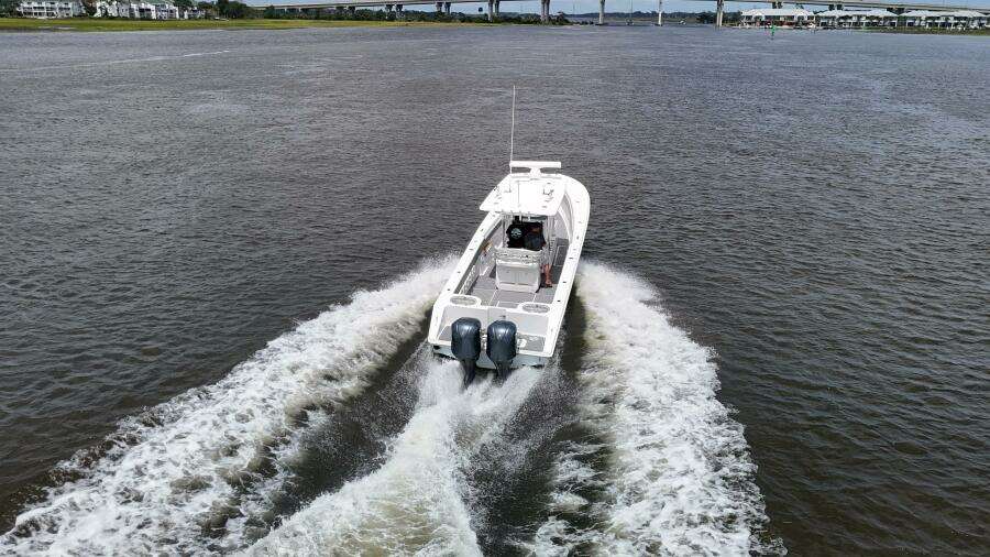 33ft SeaHunter Yacht For Sale