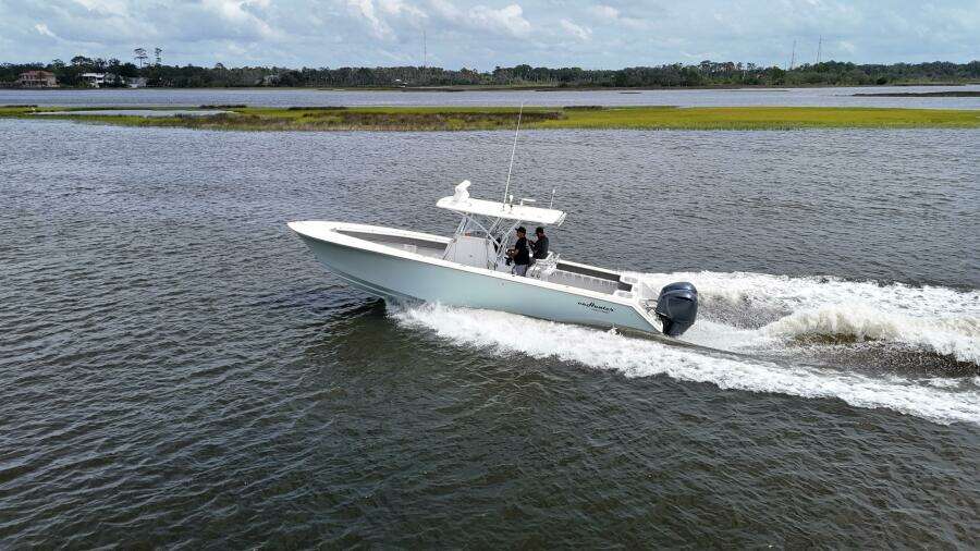 33ft SeaHunter Yacht For Sale