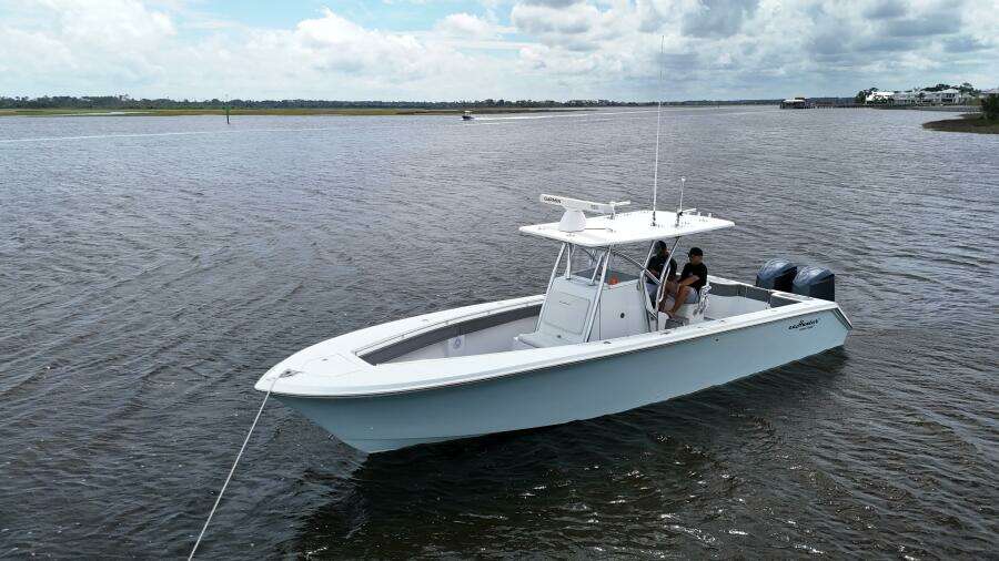 33ft SeaHunter Yacht For Sale