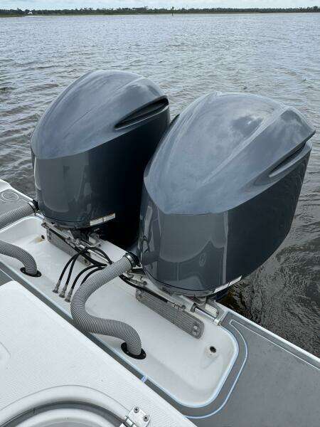 33ft SeaHunter Yacht For Sale