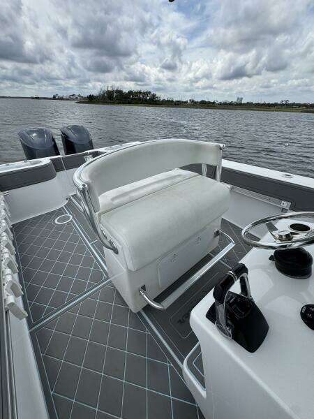 33ft SeaHunter Yacht For Sale
