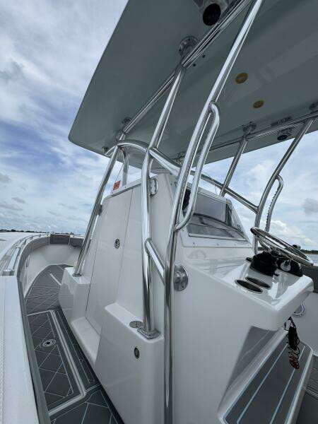 33ft SeaHunter Yacht For Sale