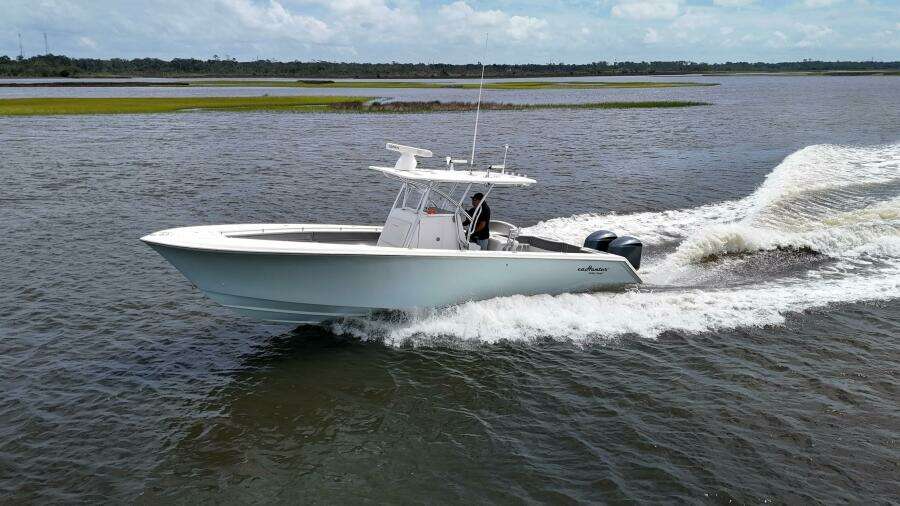 33ft SeaHunter Yacht For Sale