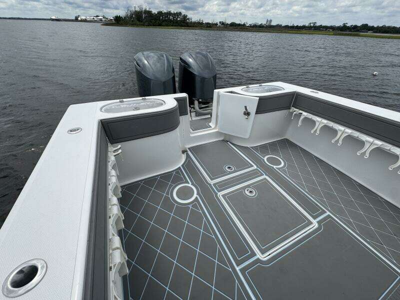 33ft SeaHunter Yacht For Sale