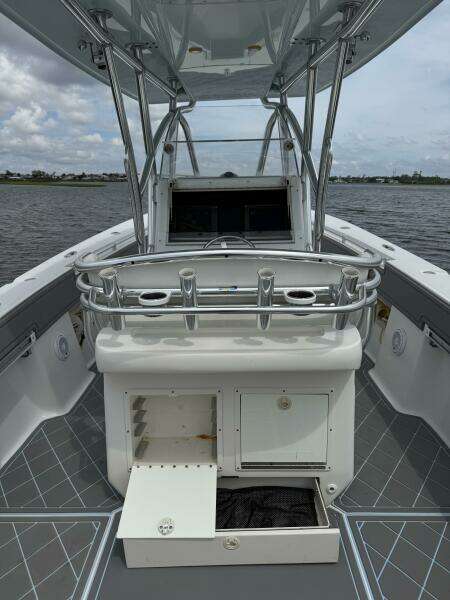 33ft SeaHunter Yacht For Sale