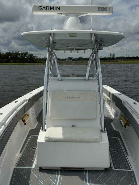 33ft SeaHunter Yacht For Sale