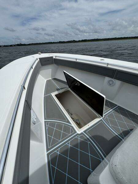33ft SeaHunter Yacht For Sale