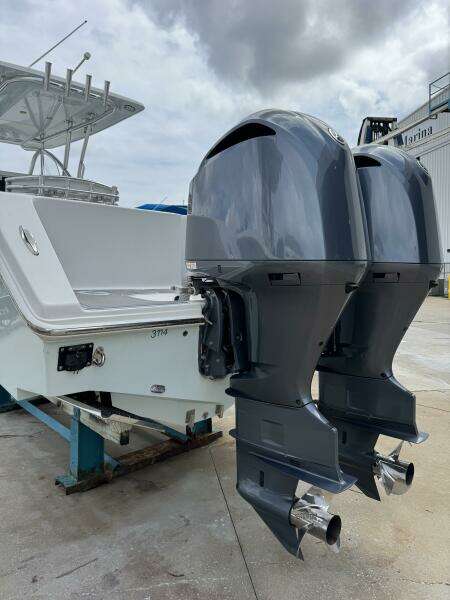 33ft SeaHunter Yacht For Sale