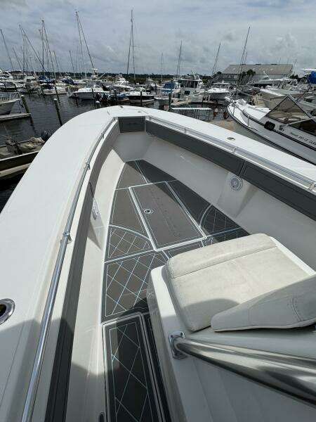 33ft SeaHunter Yacht For Sale