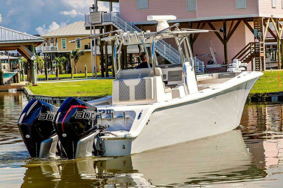 33ft Front Runner Yacht For Sale