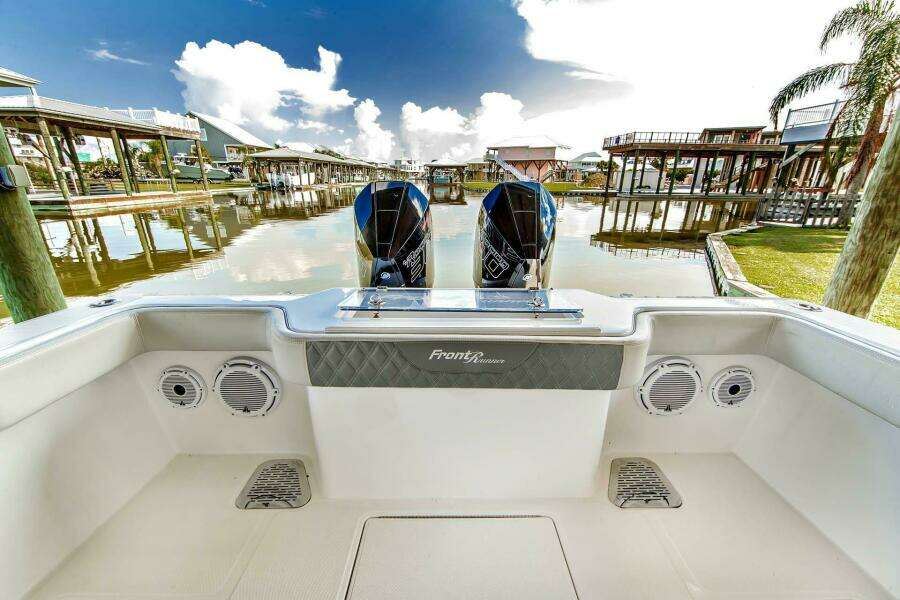 33ft Front Runner Yacht For Sale