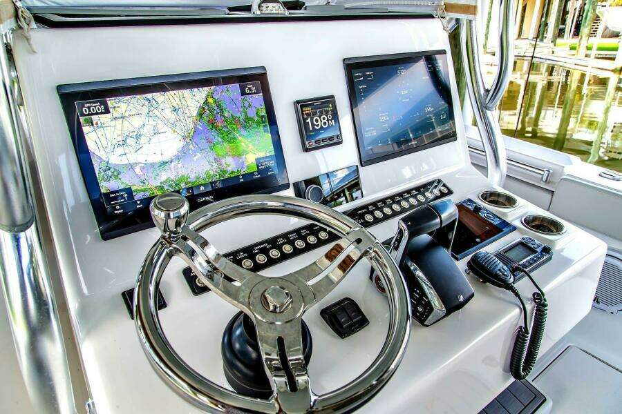 33ft Front Runner Yacht For Sale