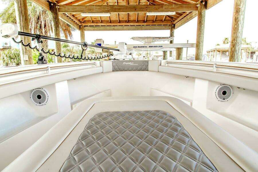 33ft Front Runner Yacht For Sale
