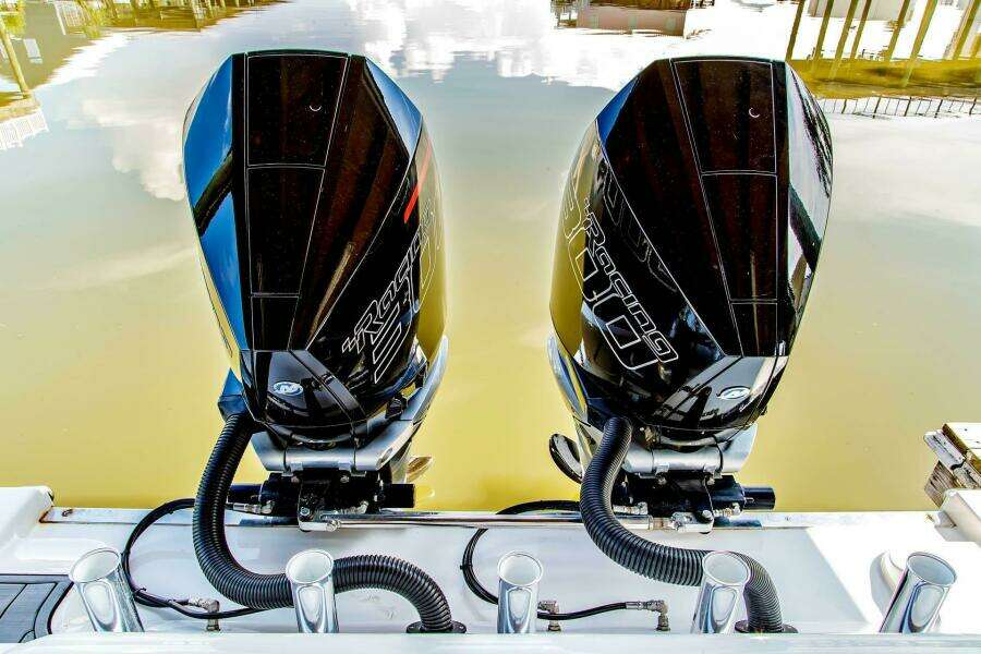 33ft Front Runner Yacht For Sale